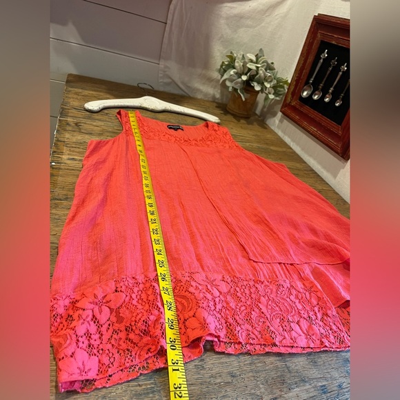 CLAIRE FRANCE – Sleeveless Coral Tunic Top with Lace Trim (Size 2X) - Picture 4 of 9